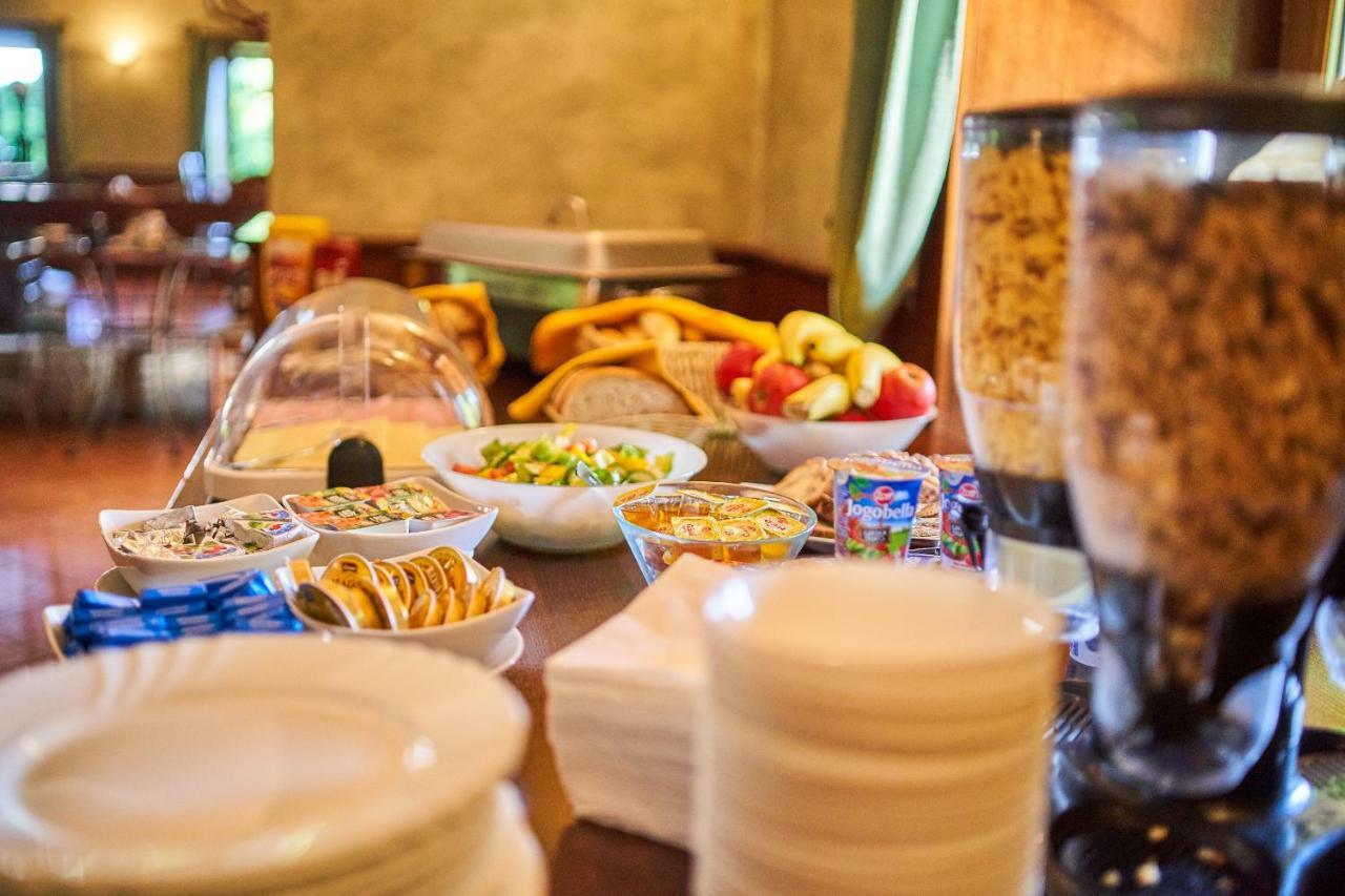 Pension Restaurant Bobrovnik Lipová-lázně Buitenkant foto